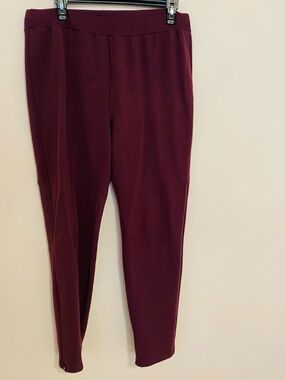 Barefoot dreams size m pants